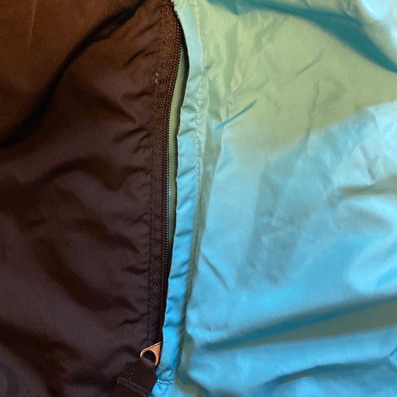 Nike Medium Light Blue Windbreaker w/ Double Zipper and Two Zip Pockets - Picture 11 of 13